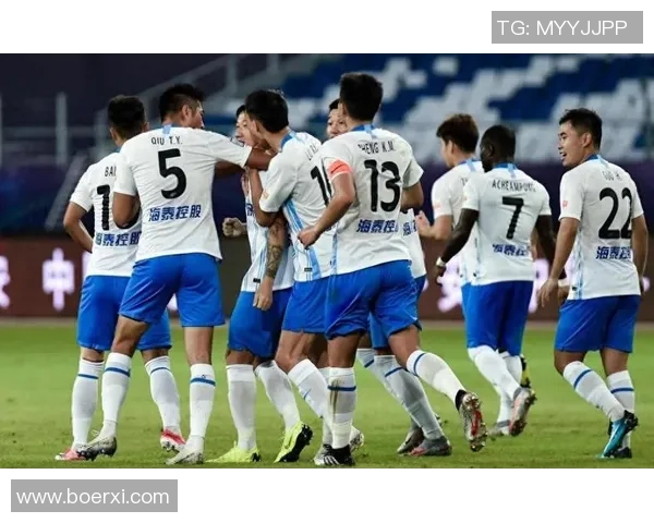 中超激战那不勒斯大胜里昂四球狂潮引发全场热烈反响