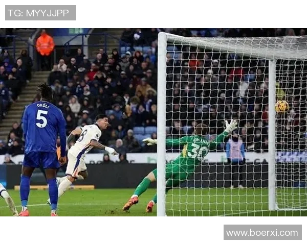 中超热战曼联大胜那不勒斯转会传闻引发球迷热议